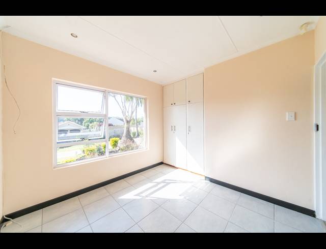 5 BEDROOM HOUSE FOR SALE IN BEACON BAY